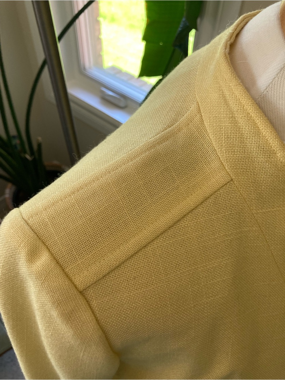 Vintage, yellow blazer - Picture 7 of 9
